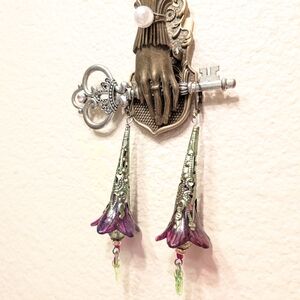 Chic Floral Drop Earrings with Purple and Green Hues